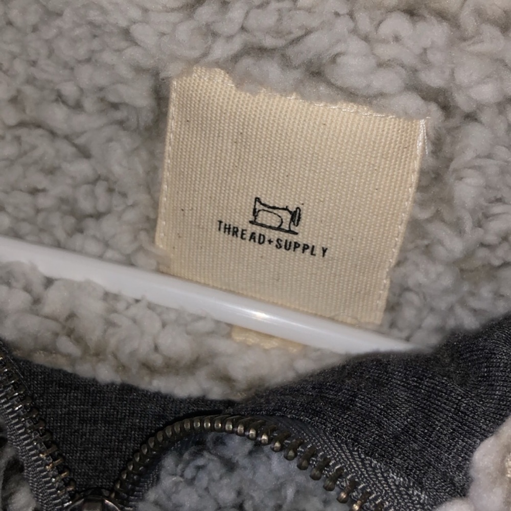 Pullovers - Picture 3 of 4